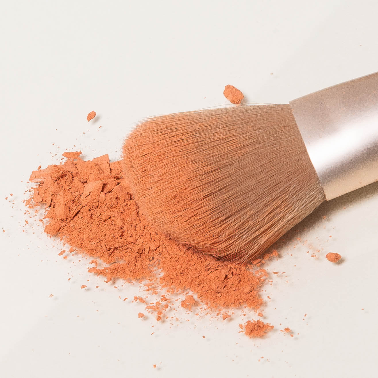 charlotte-bio-pinceau-blush-pinceau-poils-doux-et-fournis-pour-application-unifo image 3