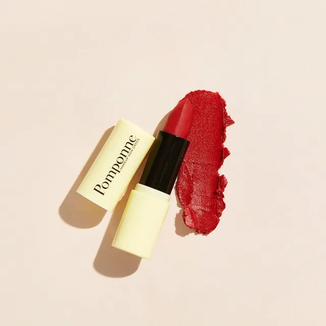 pomponne-rouge-l-vres-hydratant-rouge-couture-semi-mat-gravure-au-choix image 1