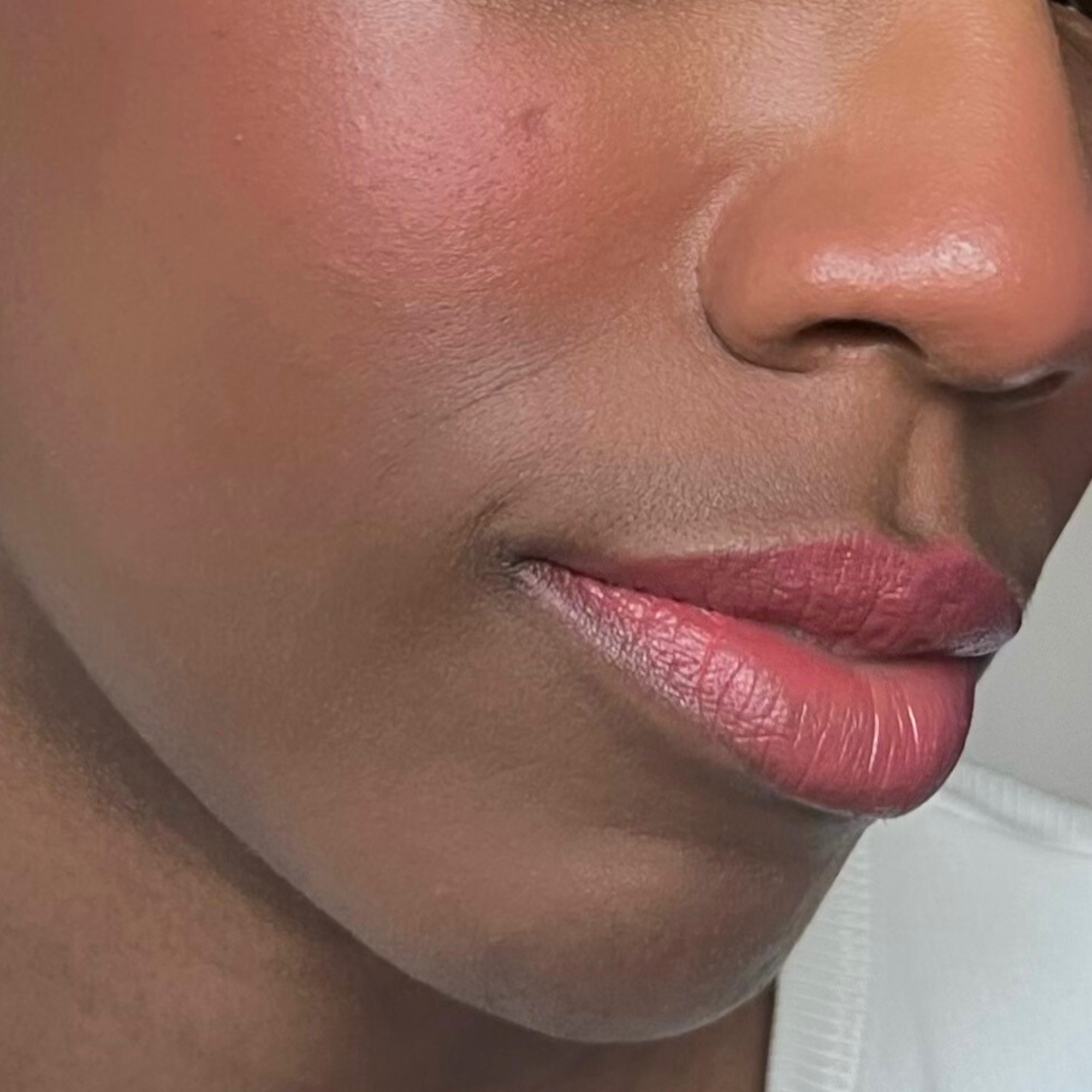 all-tigers-lips-blush-534-red-duo-blush-cr-me-et-rouge-l-vres-vegan image 7