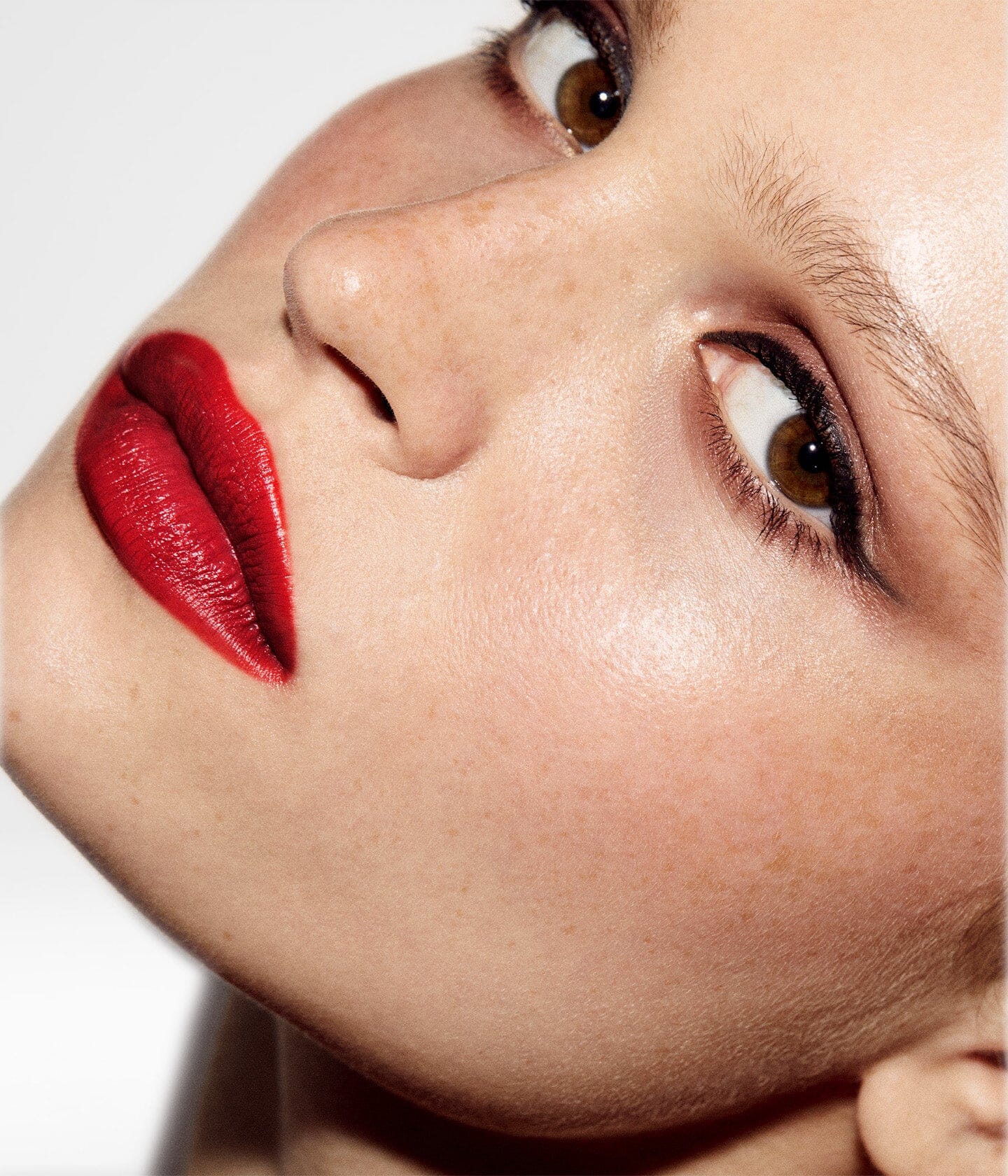 la-bouche-rouge-paris-la-collection-rouge-rouge-l-vres-21-satin-crin-cuir-rouge- image 3